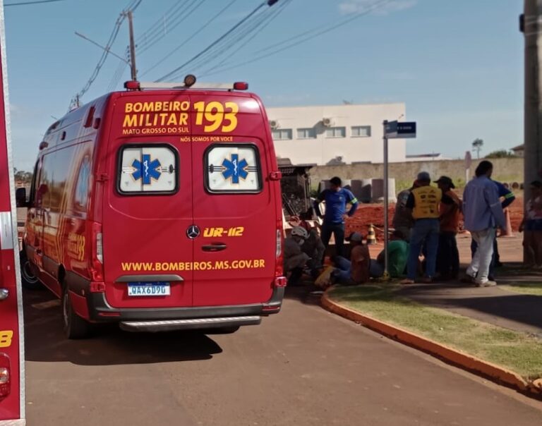 Desmoronamento Fere Oper Rios Em Obra Na Avenida Dezesseis Na Frente