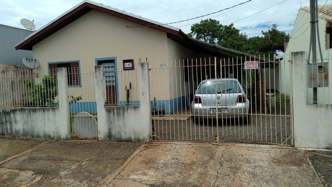 VENDE SE casa na rua Camapuã Excelente localização quase na frente do